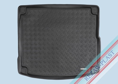 Trunk mat PE with rubber surface fits to: Jaguar I - PACE 2018 -