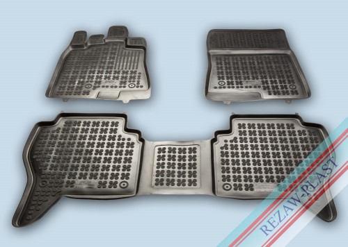 Dywaniki podłogowe czarne pasują do: Mitsubishi PAJERO IV 2006 - 2017