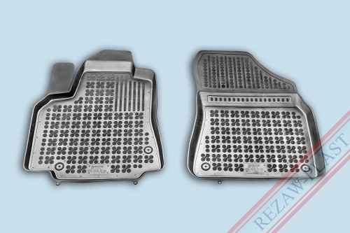 Dywaniki podłogowe czarne pasują do: Citroen BERLINGO II 2008 - 2018, Peugeot PARTNER II 2008 - 2018