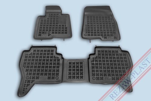 Floor mats black fit to: Mitsubishi MONTERO III 1999 - 2006, PAJERO III 2002 - 2006